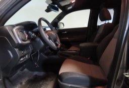 2022 Toyota Tacoma - Image 28