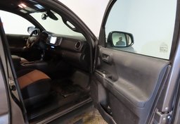 2022 Toyota Tacoma - Image 25