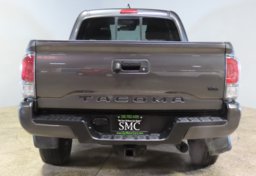 2022 Toyota Tacoma - Image 10