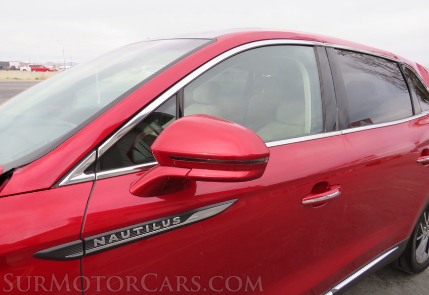 2020 Lincoln Nautilus - Image 13