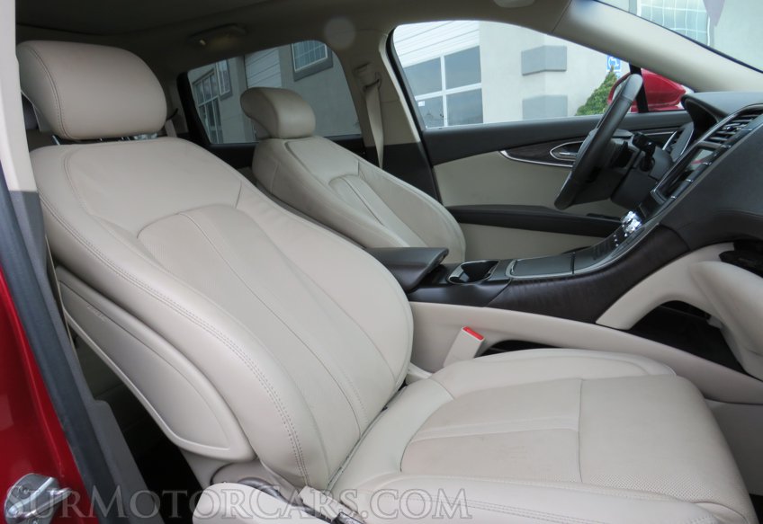 2020 Lincoln Nautilus - Image 24