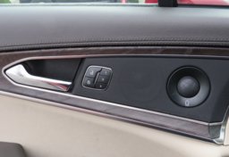 2020 Lincoln Nautilus - Image 41