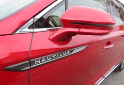 2020 Lincoln Nautilus - Image 14