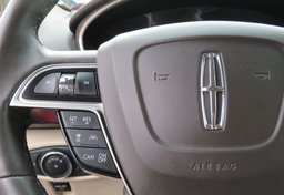 2020 Lincoln Nautilus - Image 27