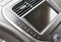 2020 Lincoln Nautilus - Image 32