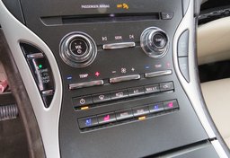 2020 Lincoln Nautilus - Image 30