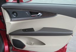 2020 Lincoln Nautilus - Image 44