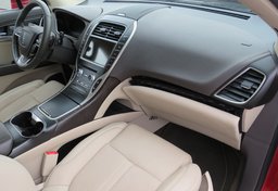 2020 Lincoln Nautilus - Image 21