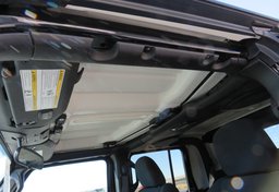 2020 Jeep Gladiator - Image 41