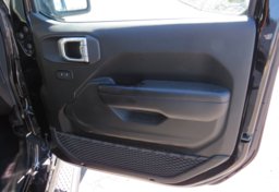 2020 Jeep Gladiator - Image 46