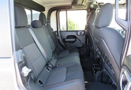 2020 Jeep Gladiator - Image 37