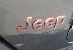 2020 Jeep Gladiator - Image 23