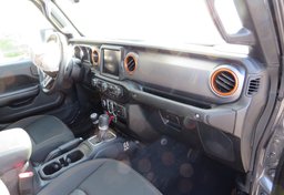 2020 Jeep Gladiator - Image 32