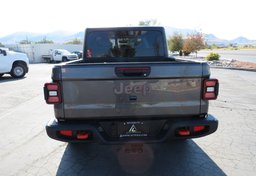 2020 Jeep Gladiator - Image 13