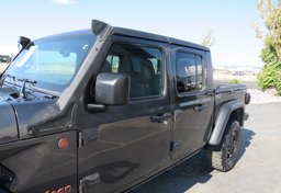 2020 Jeep Gladiator - Image 21
