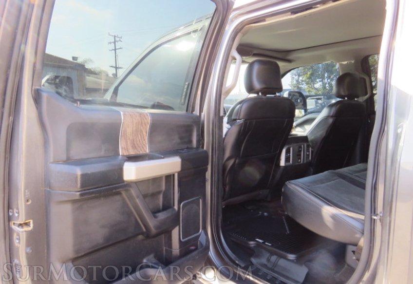 2017 Ford Super Duty F-250 SRW - Image 35