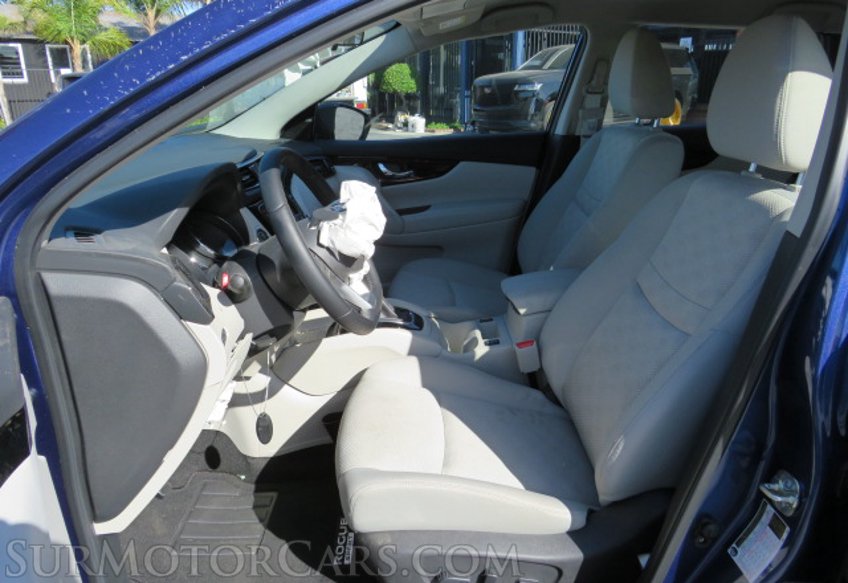 2021 Nissan Rogue Sport - Image 24