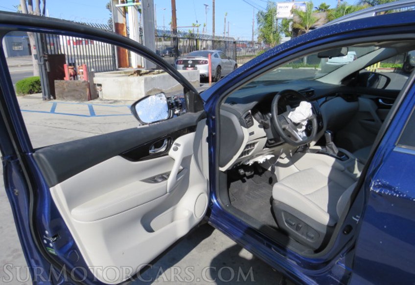 2021 Nissan Rogue Sport - Image 19