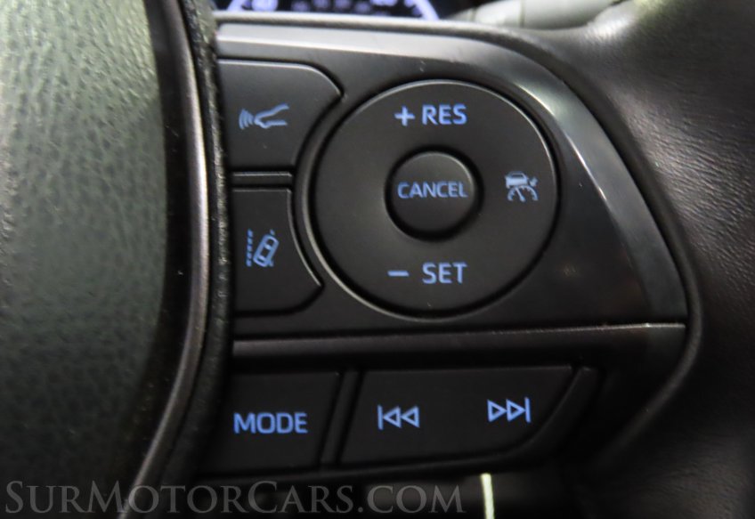 2022 Toyota Camry - Image 32