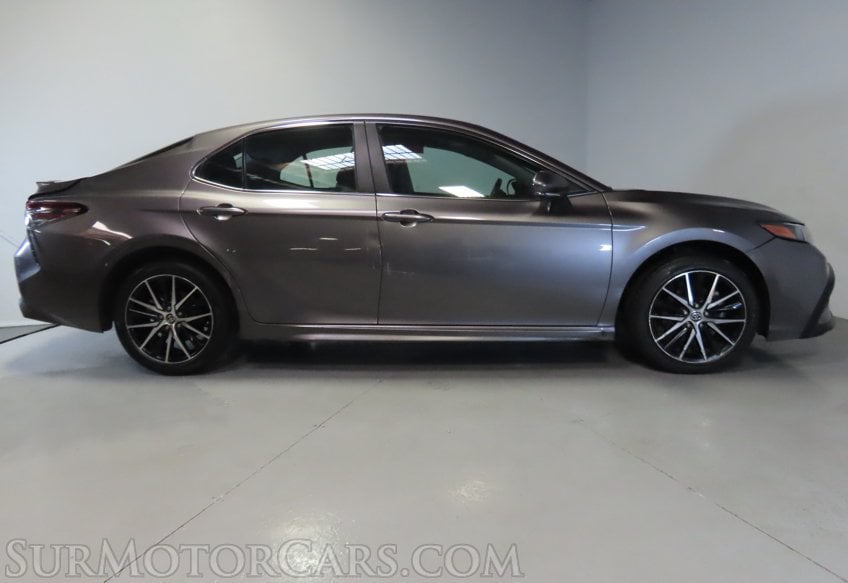 2022 Toyota Camry - Image 9