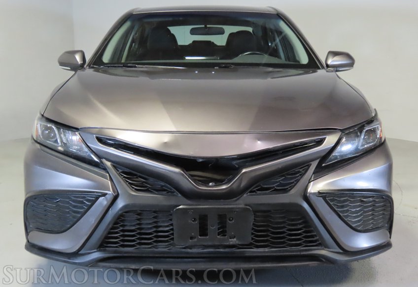 2022 Toyota Camry - Image 11