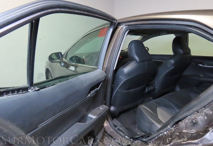 2022 Toyota Camry - Image 27