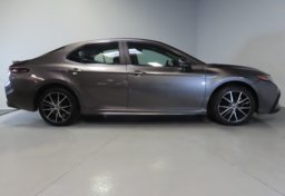 2022 Toyota Camry - Image 9