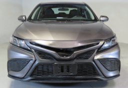 2022 Toyota Camry - Image 11