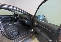 2022 Toyota Camry - Image 21