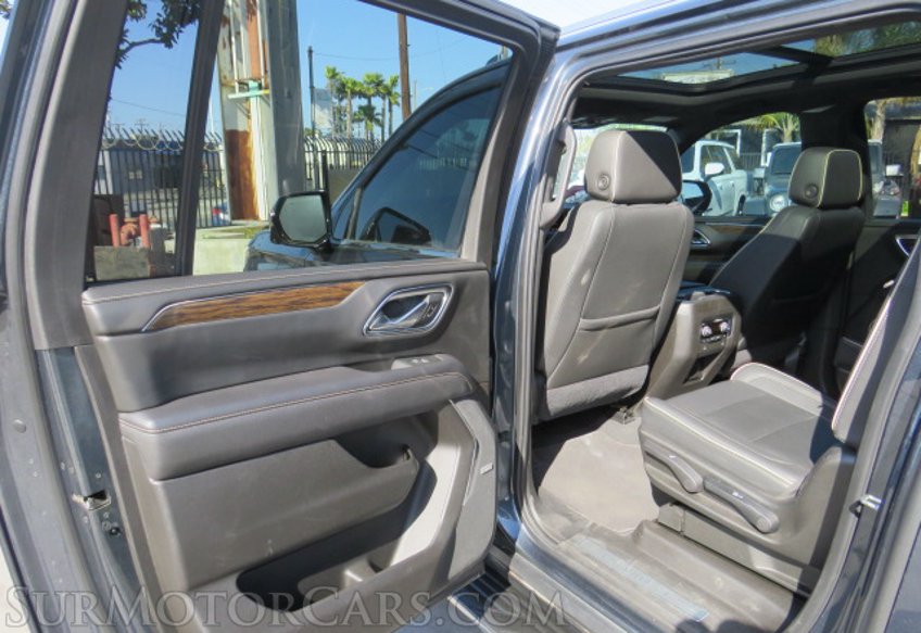 2021 Chevrolet Suburban - Image 28