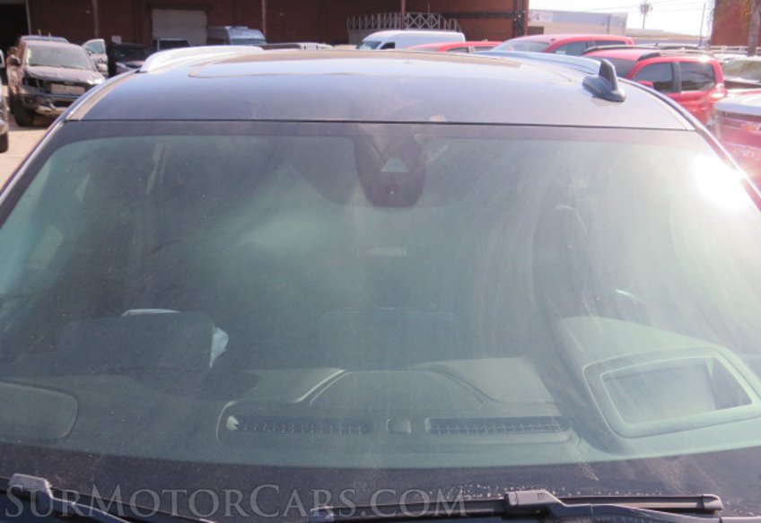 2021 Chevrolet Suburban - Image 15