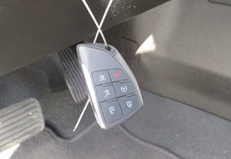 2021 Chevrolet Suburban - Image 38