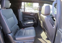 2021 Chevrolet Suburban - Image 27