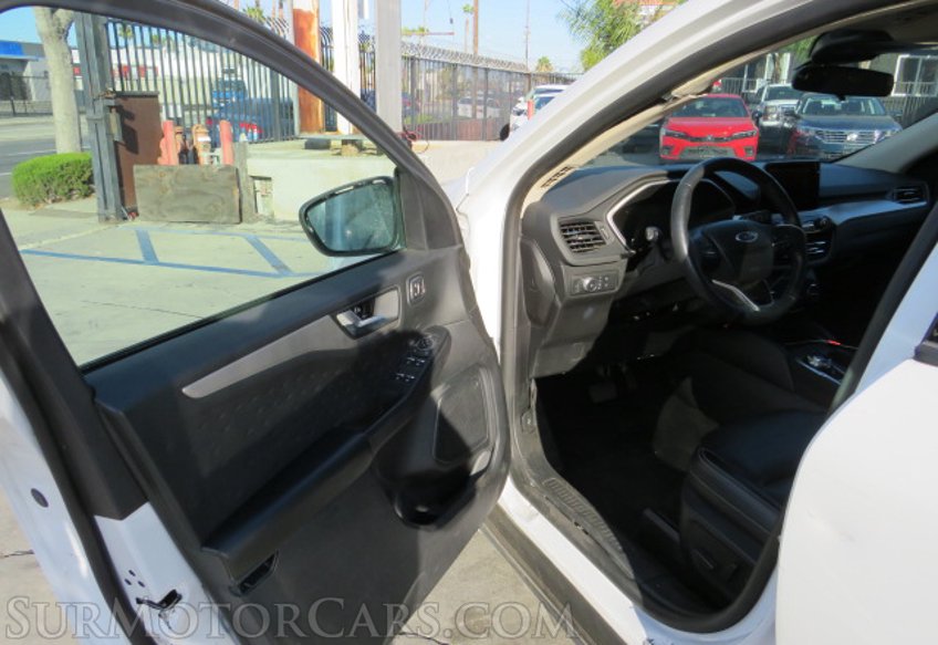 2020 Ford Escape - Image 21