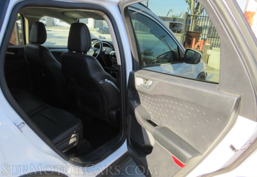 2020 Ford Escape - Image 24