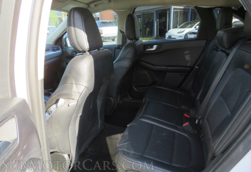 2020 Ford Escape - Image 31