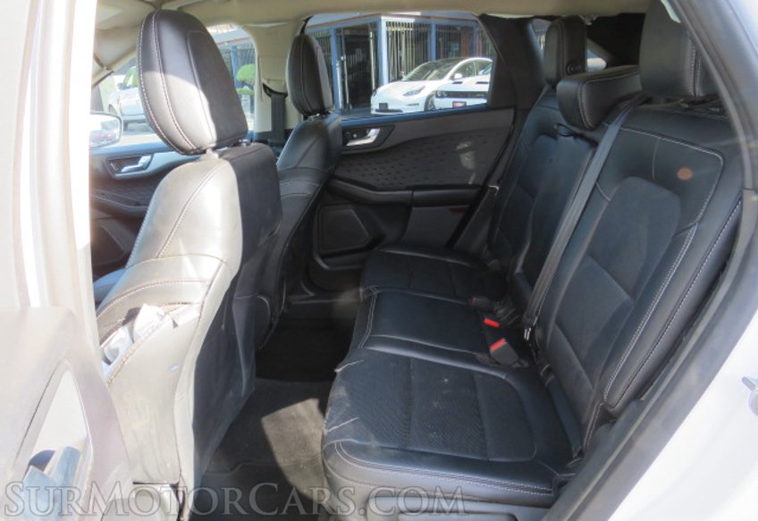 2020 Ford Escape - Image 29