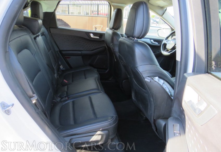 2020 Ford Escape - Image 32