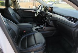 2020 Ford Escape - Image 28