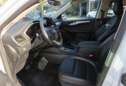 2020 Ford Escape - Image 27