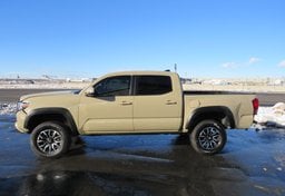 2017 Toyota Tacoma - Image 10