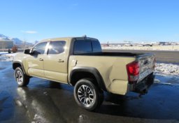 2017 Toyota Tacoma - Image 5