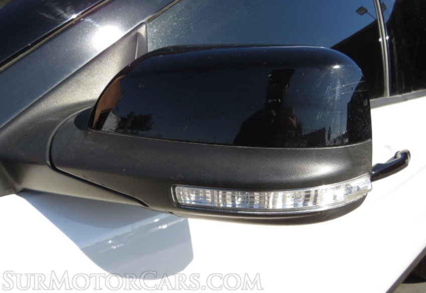 2019 Ford Explorer - Image 16