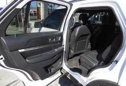 2019 Ford Explorer - Image 24