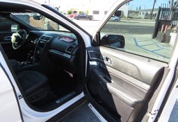 2019 Ford Explorer - Image 23