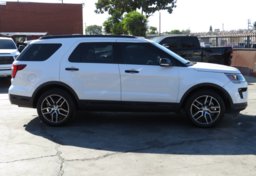 2019 Ford Explorer - Image 11