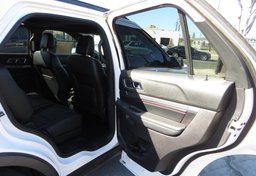 2019 Ford Explorer - Image 25