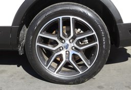 2019 Ford Explorer - Image 17