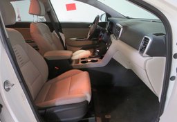 2020 Kia Sportage - Image 30