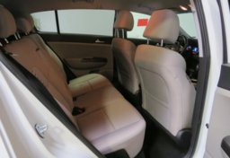 2020 Kia Sportage - Image 28